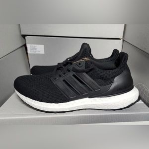 Adidas Women's Ultraboost 5.0 DNA Black White Boost $190 Shoes NEW GV8744
